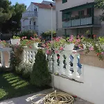 Apartments With Parking Space Vodice - 2995 Apartment *