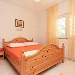 Apartments With Parking Space Vodice - 2995