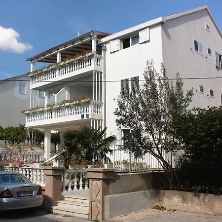Apartments With Parking Space Vodice - 2995 Vodice