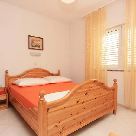 Apartments With Parking Space Vodice - 2995