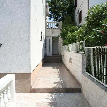 Apartman Apartments With Parking Space Vodice - 2995