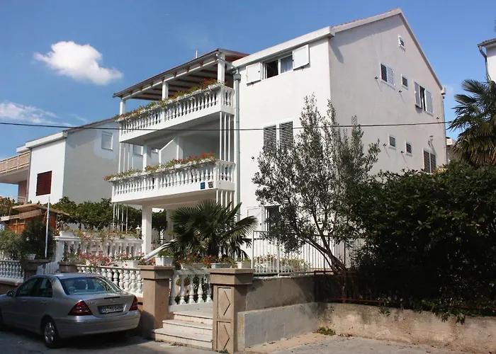 With Parking Space - 2995 Vodice