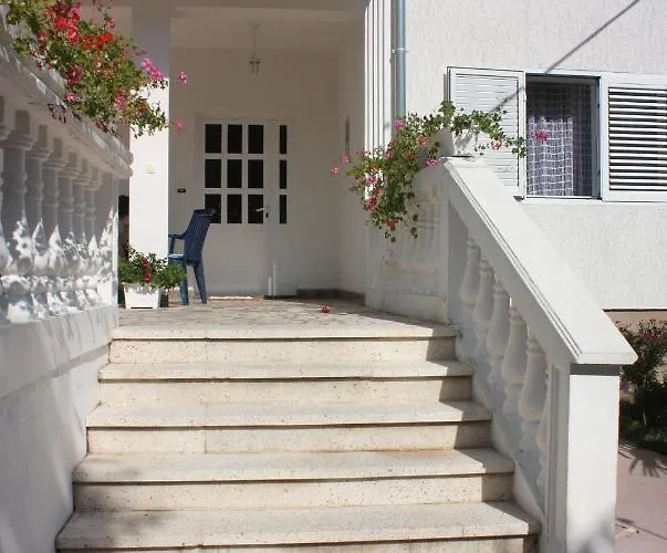 With Parking Space - 2995 דירה