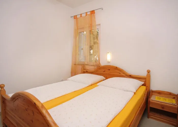 Appartement With Parking Space - 2995 *